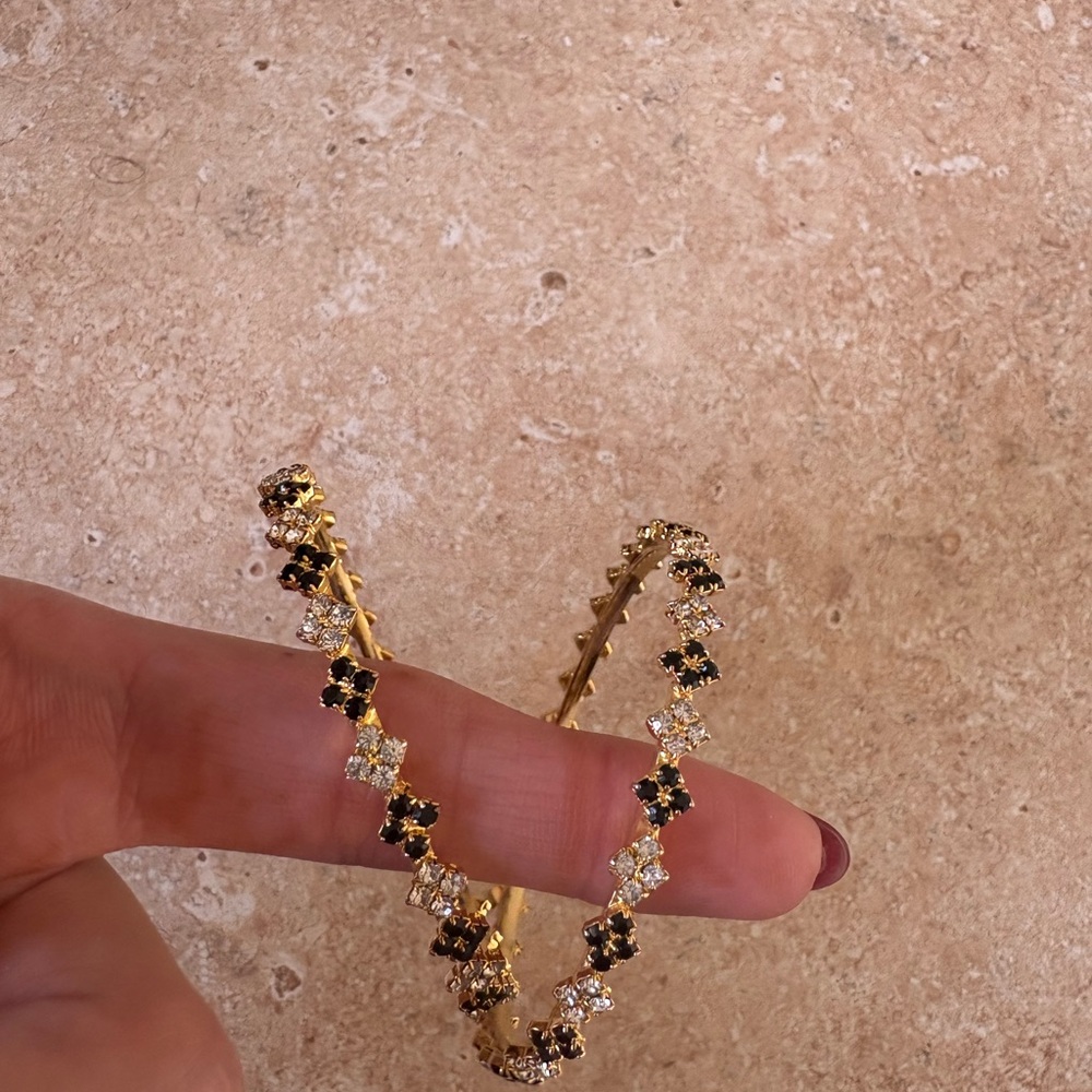 Elegant Gold and Black bangles - Picture 5 of 8